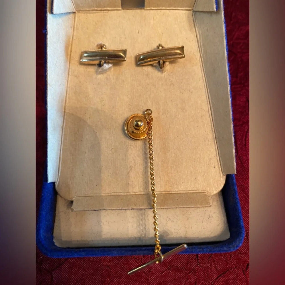 Vintage 1960’s Pachmayr Gun Works Gold Plated Cufflinks and Tie Clip